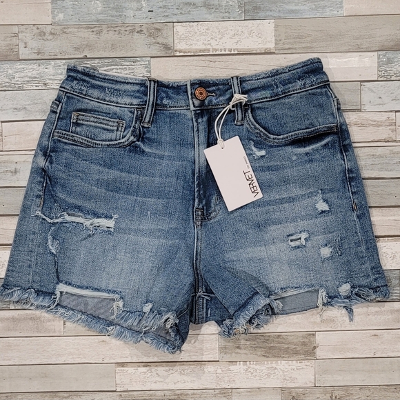 VERVET BY FLYING MONKEY Pants - Vervet by Flying Monkey High Rise Stretch Denim Mom Jean Shorts Sz M NWT